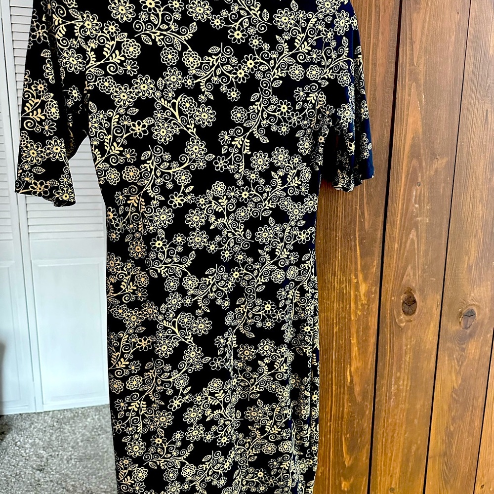 XS LuLaRoe dress. Like new condition.